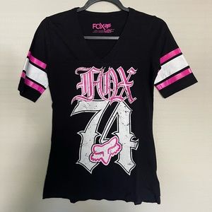 Fox t-shirt. Black with pink and white design. Size M.
